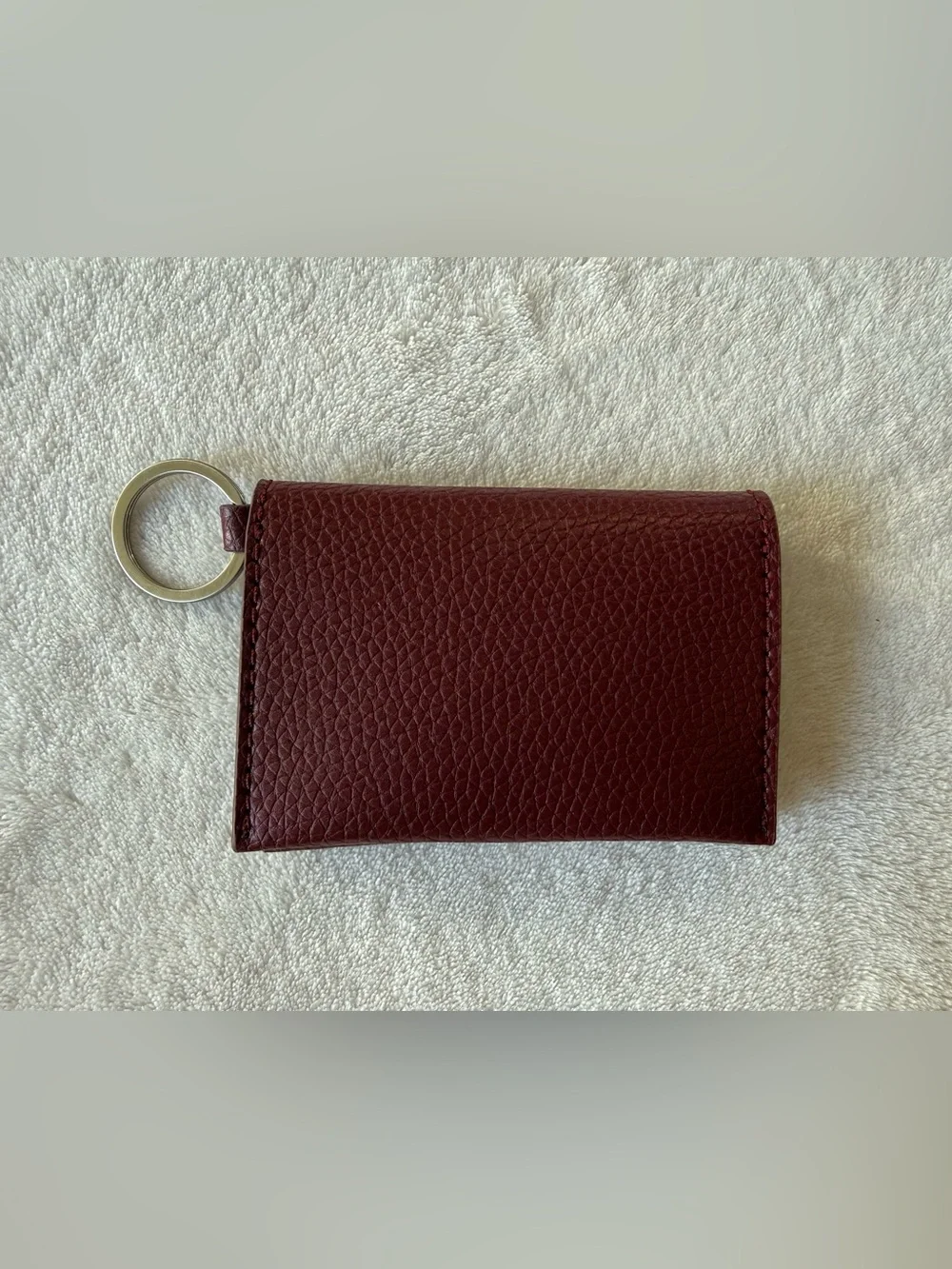 HOBO NWOT Vida Magnetic Card Case Keychain Wallet Burgundy